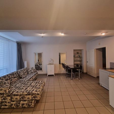 Camellia Studio Apartment & Parking Riga Extérieur photo