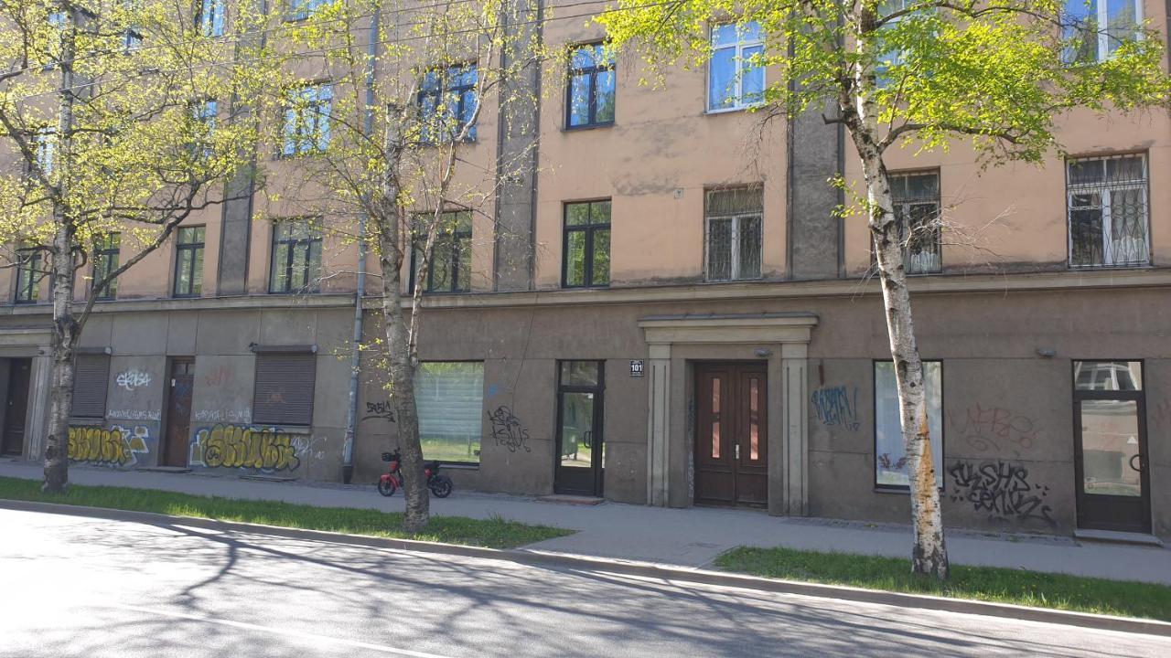Camellia Studio Apartment & Parking Riga Extérieur photo