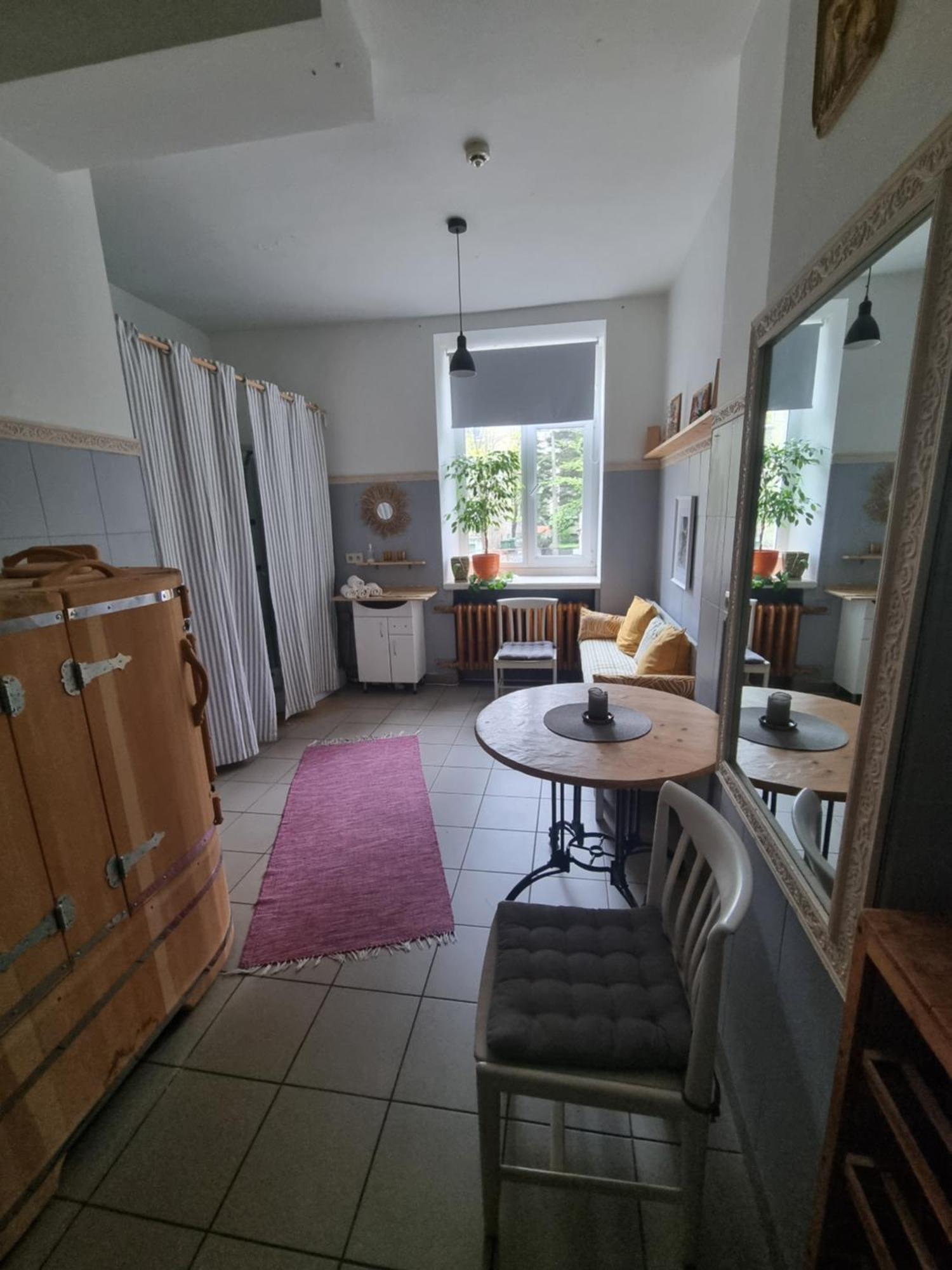 Camellia Studio Apartment & Parking Riga Extérieur photo
